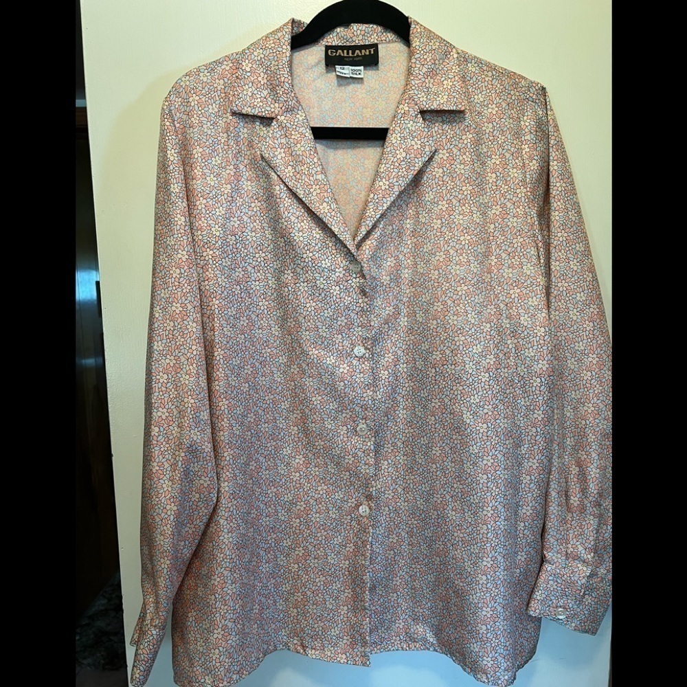 Vintage Gallant 100% Silk made in USA Button Front V-neck Blouse